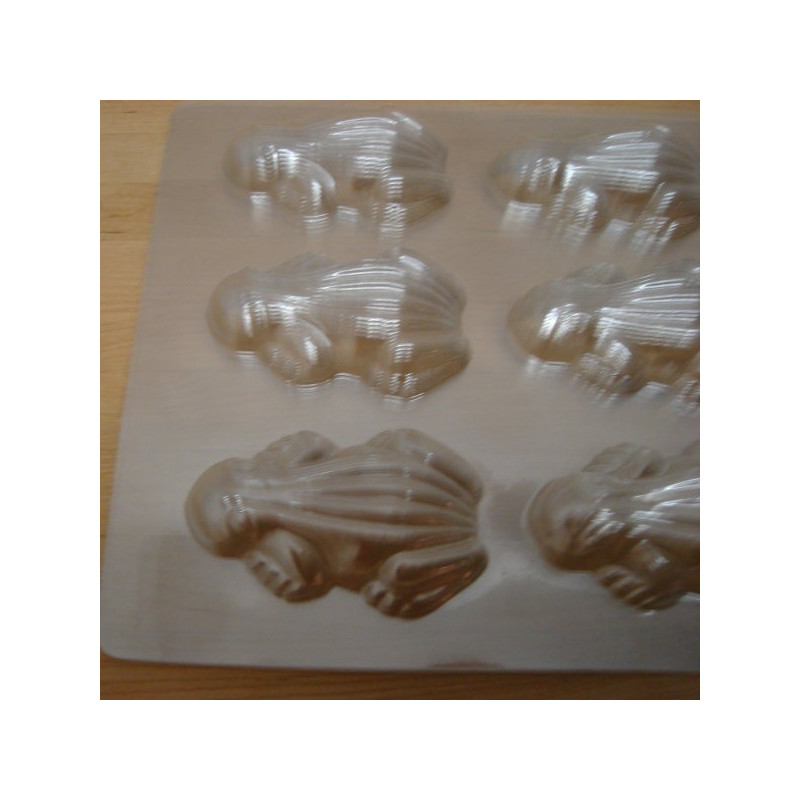 Chokoladeform i tynd plast chokoladefrø.