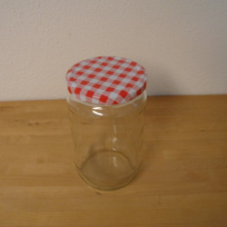 Låg, rødternet.