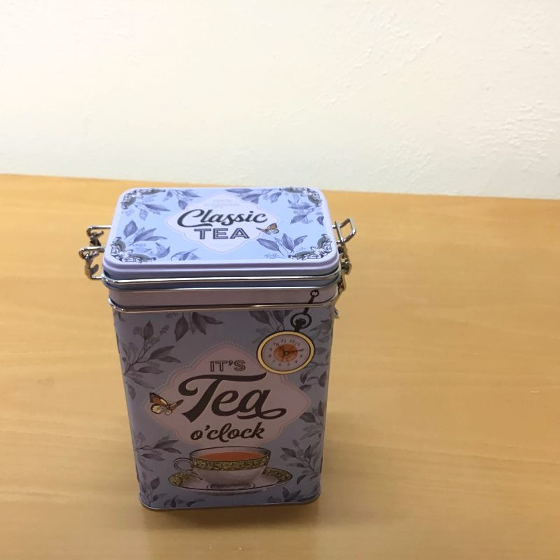 Fin te metal dåse med patent lukning