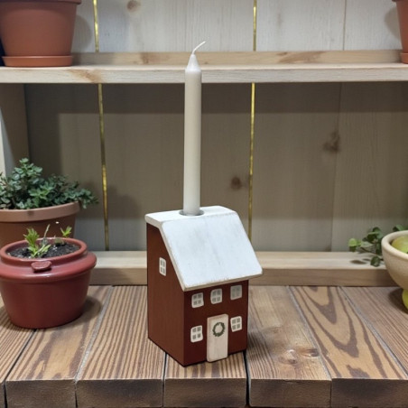 Rødt lyshus i træ, Madleys