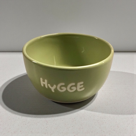Skål i stentøj med teksten Hygge